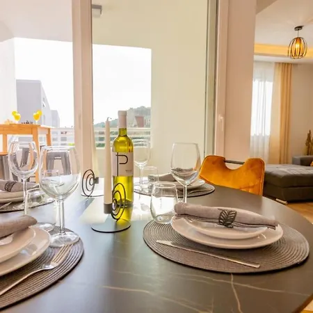 Znjan Holidays Apartment *